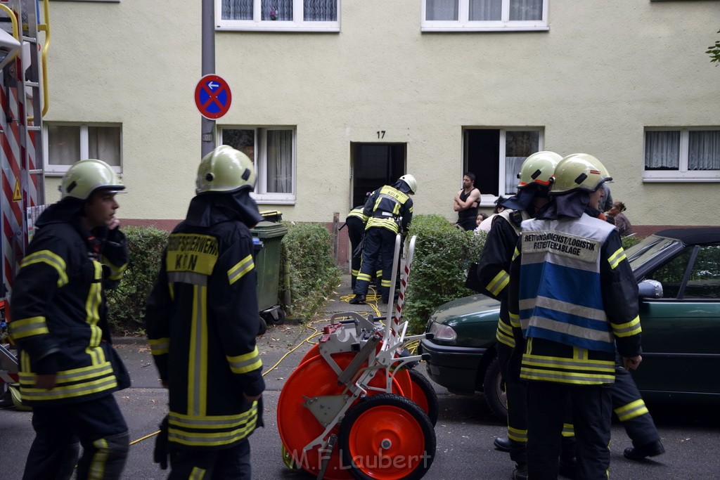 Feuer Koeln Vingst Noerdlingerstr P21.JPG - Miklos Laubert